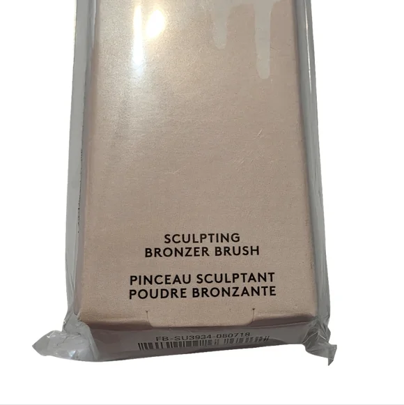 FENTY BEAUTY by Rihanna Sculpting Bronzer Brush #195 - Picture 4 of 6